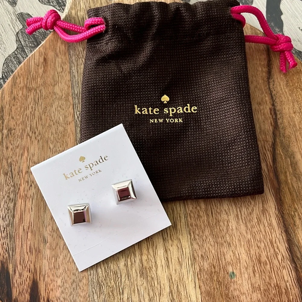 Kate Spade Post earrings - Picture 1 of 3